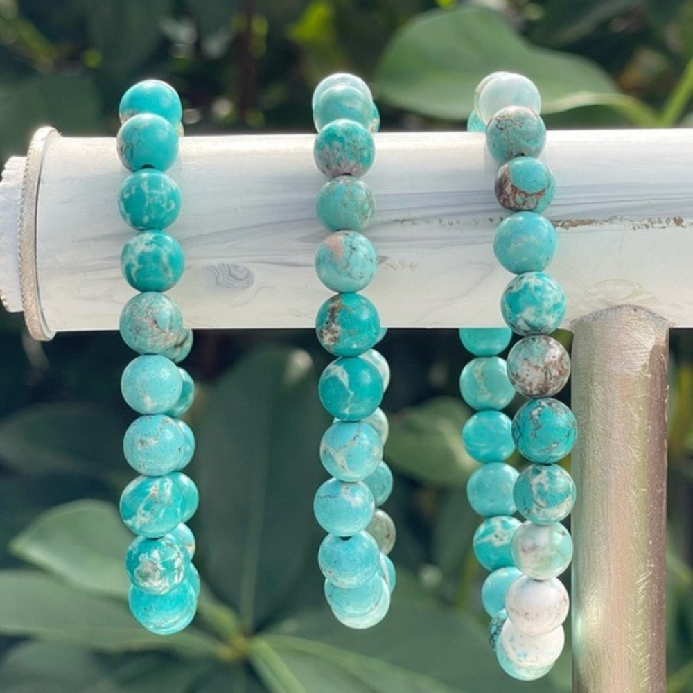 8mm Blue Howlite Stretch Bead Bracelet - Picture 3 of 7